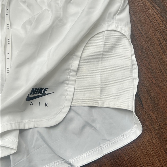 Nike Women's Air drawstring White/Black Running Shorts size XL - Picture 6 of 7